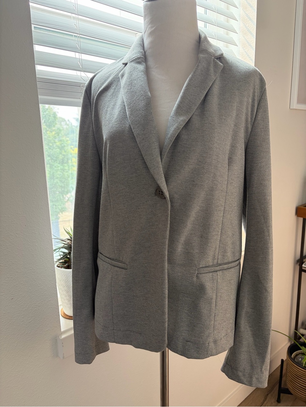 Women's Light Gray Single-Button Blazer Jacket